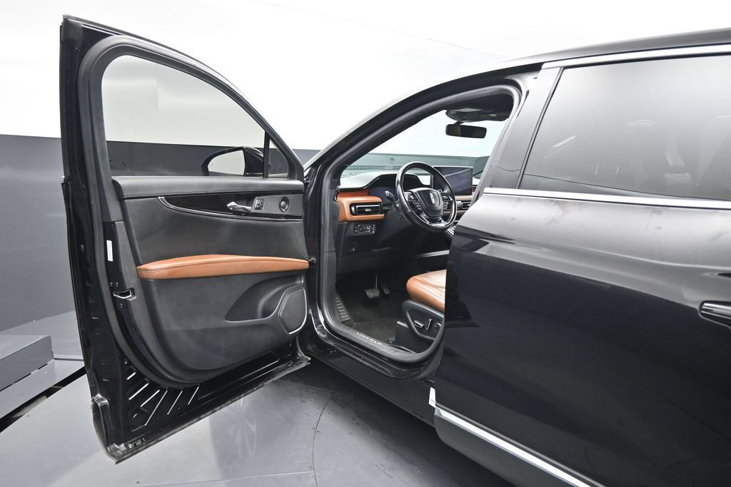 Used 2021 Lincoln Nautilus Reserve w/ Cargo Utility Package FWD image 8
