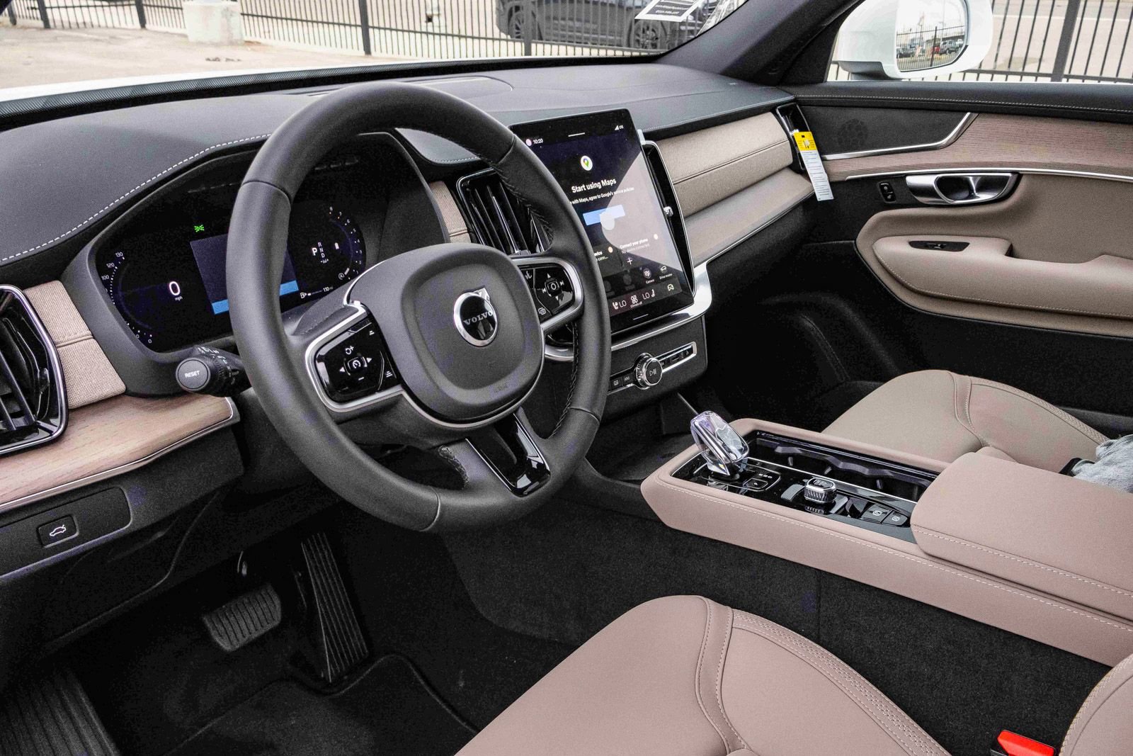 New 2026 Volvo XC90 B5 Core image 28