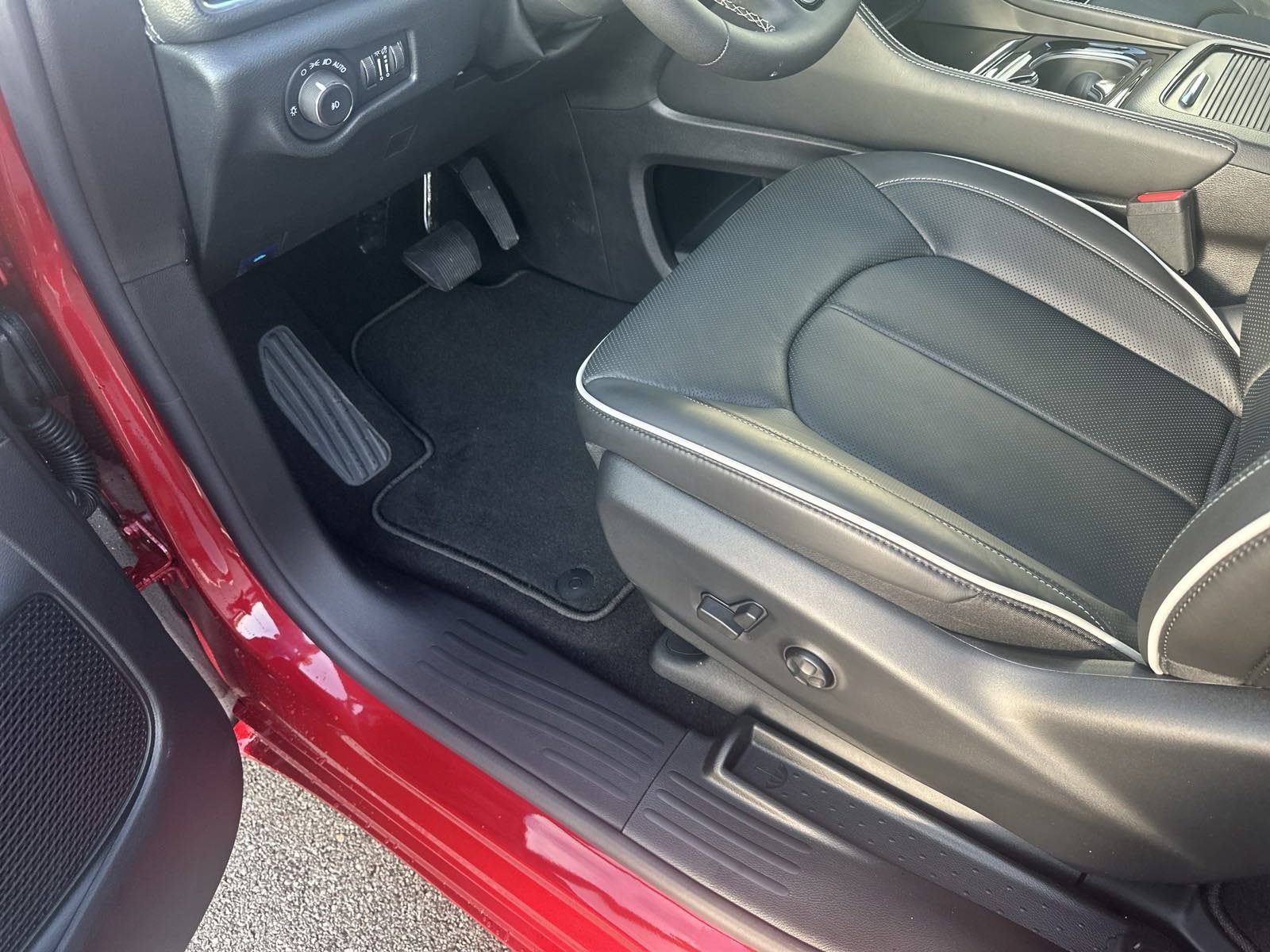 New 2024 Chrysler Pacifica Premium FWD image 15