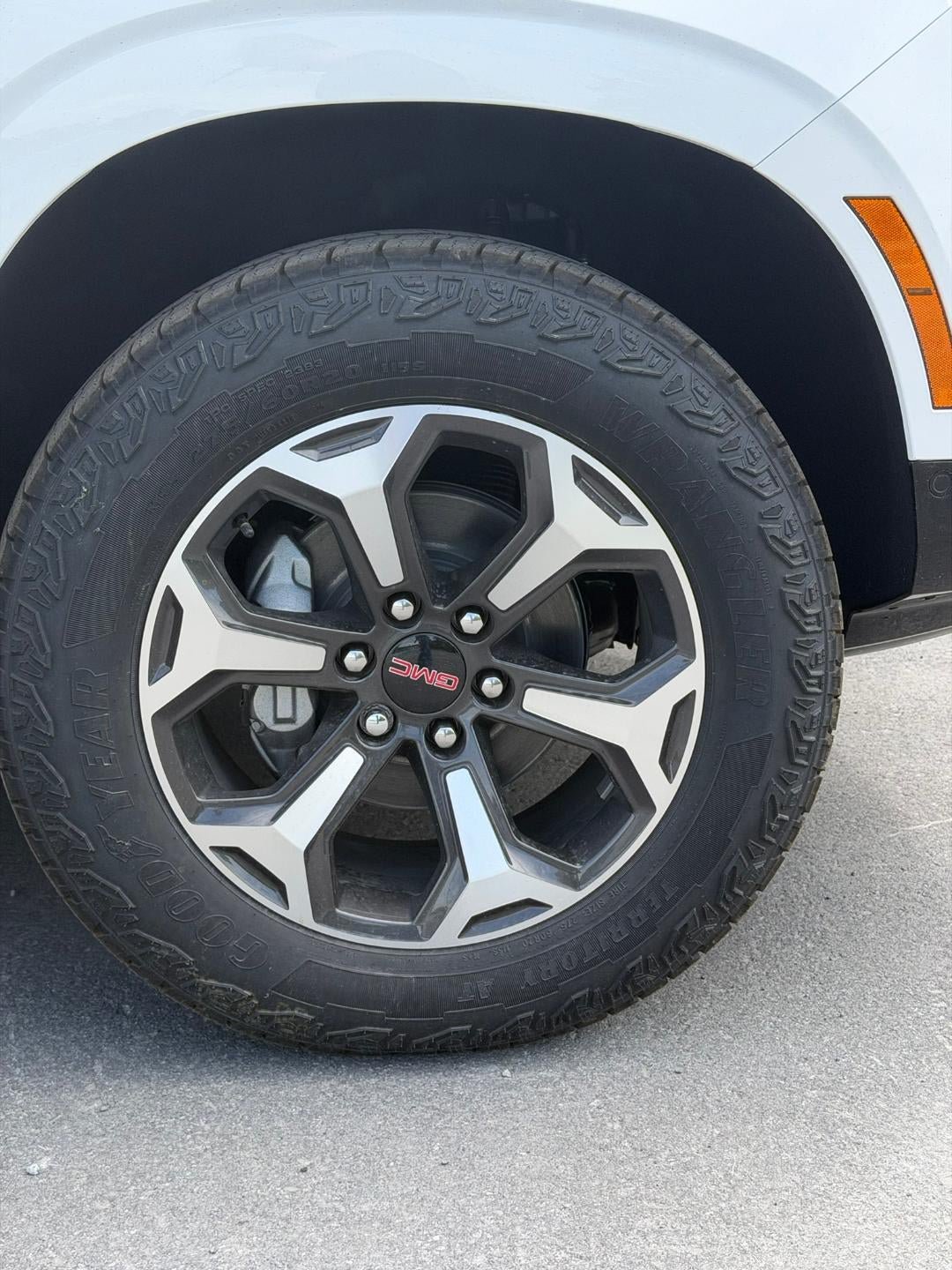 New 2026 GMC Yukon AT4 Ultimate w/ LPO, Floor Liner Package AWD/4WD image 58