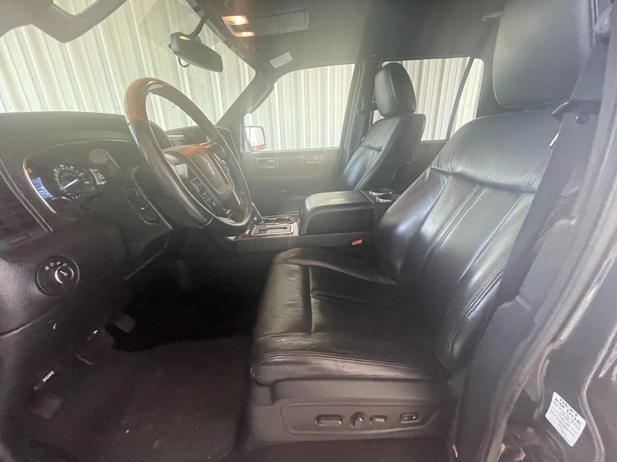 Used 2015 Lincoln Navigator 2WD image 16