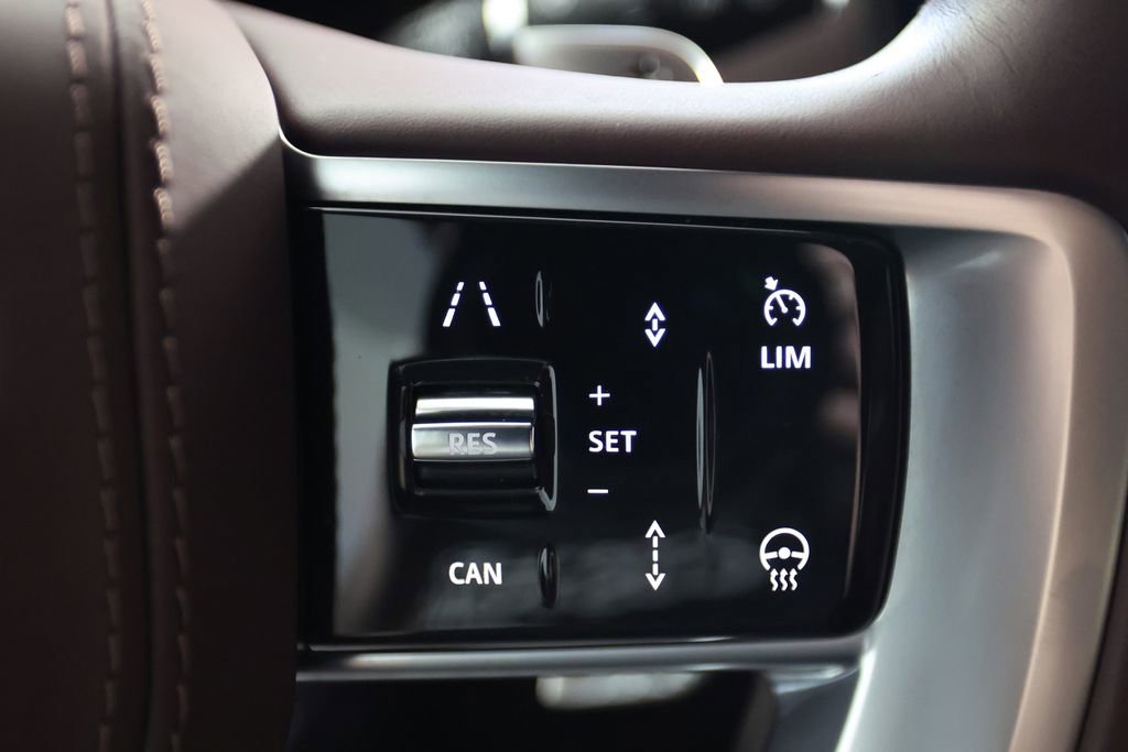 Used 2025 Land Rover Range Rover SE AWD/4WD image 23