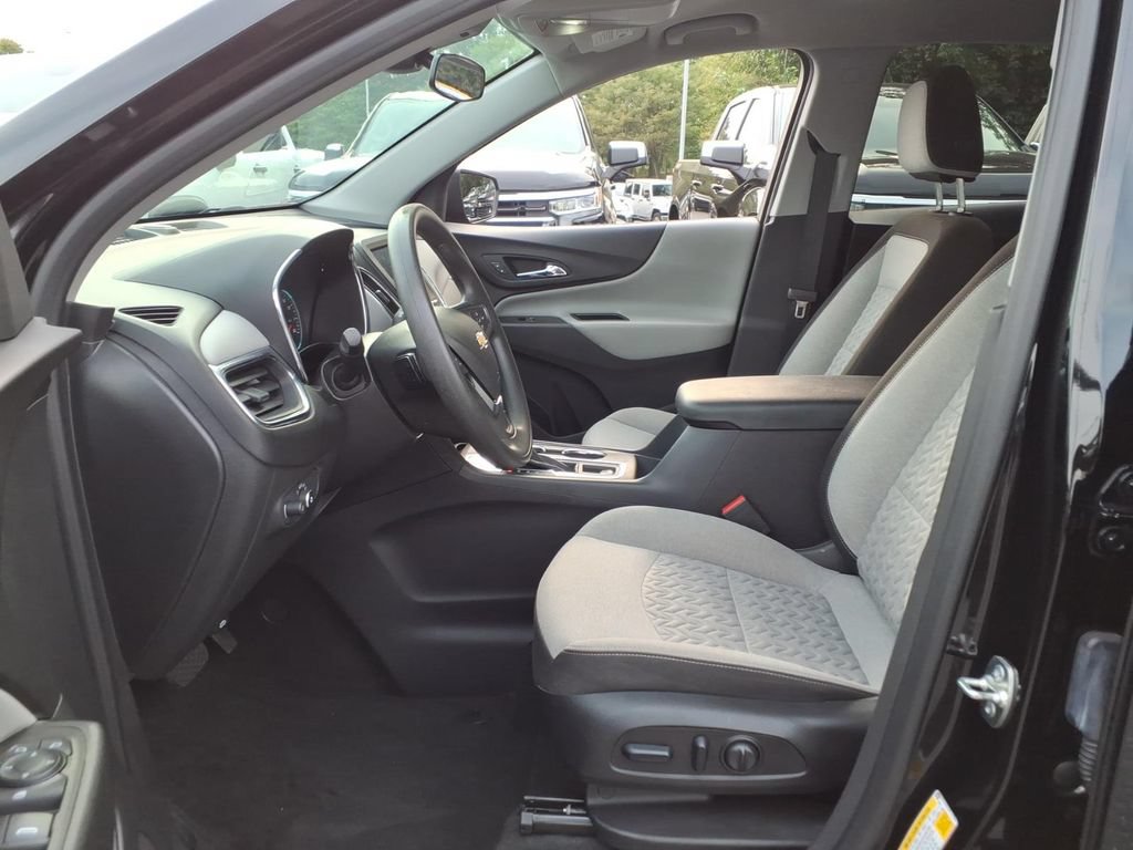 Certified 2024 Chevrolet Equinox LS w/ LS Convenience Package FWD image 10