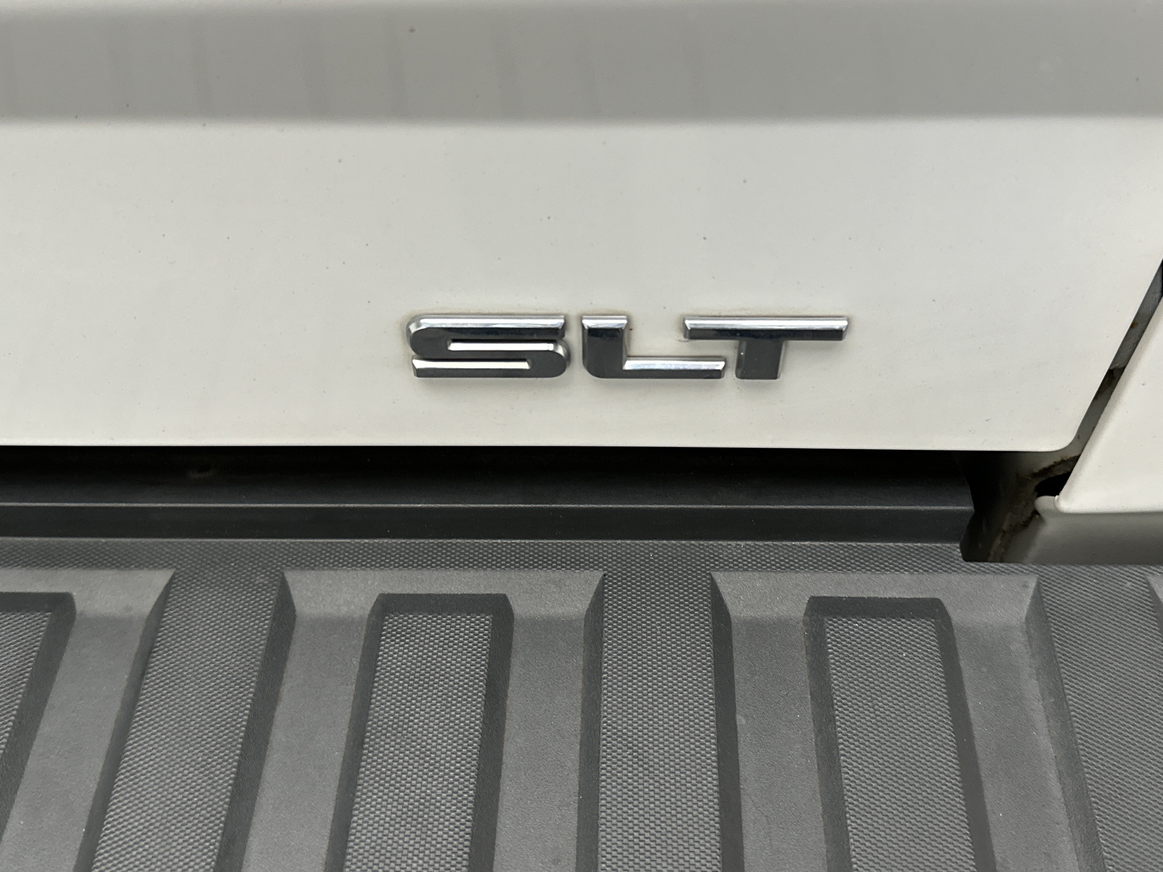 Used 2018 GMC Sierra 1500 SLT w/ SLT Premium Package AWD/4WD image 14