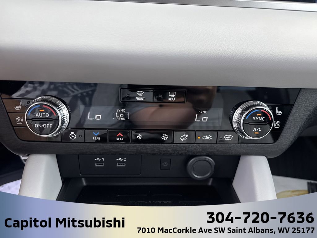 New 2025 Mitsubishi Outlander SEL image 24
