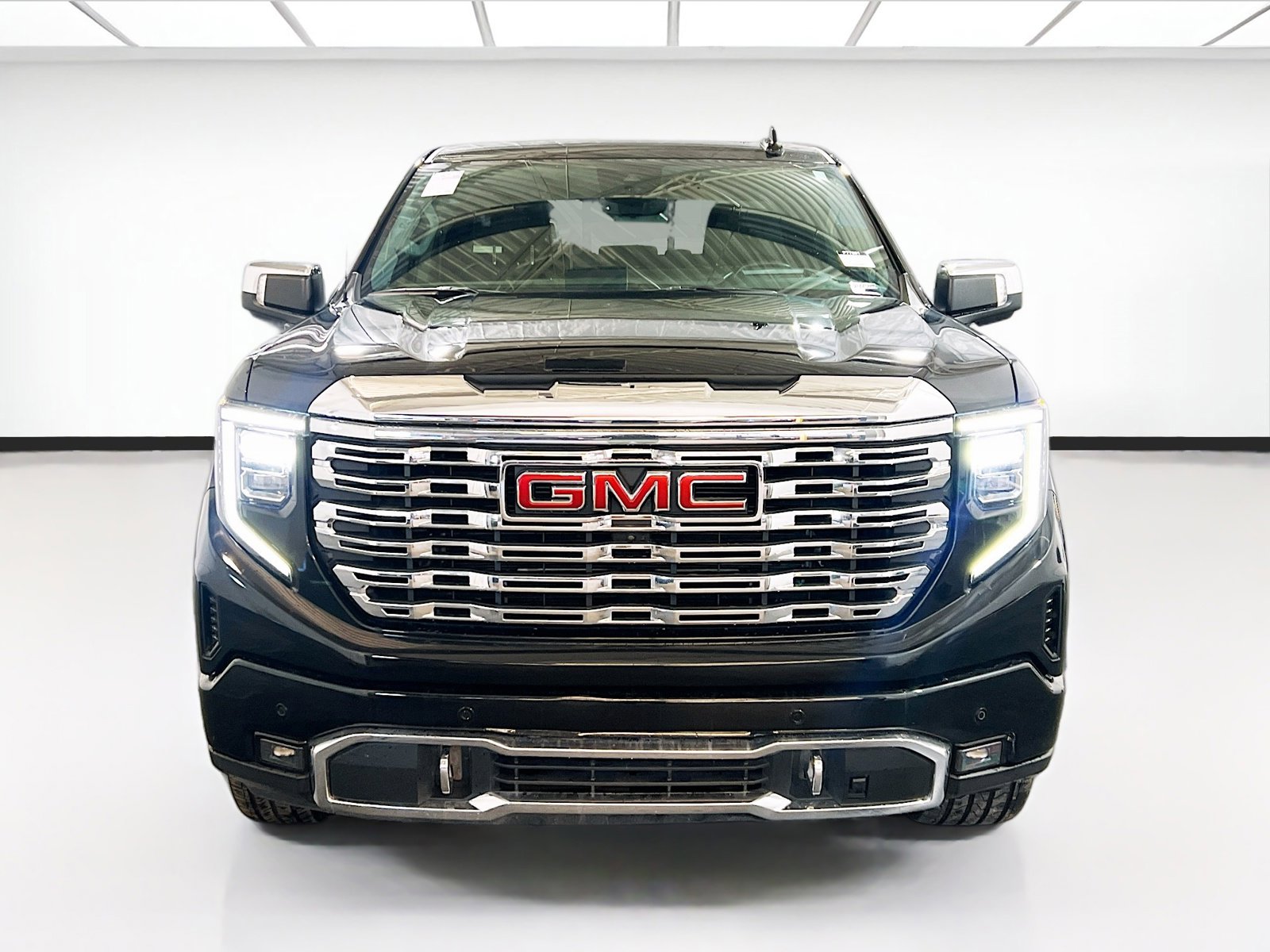 Used 2023 GMC Sierra 1500 Denali w/ Denali Reserve Package image 2