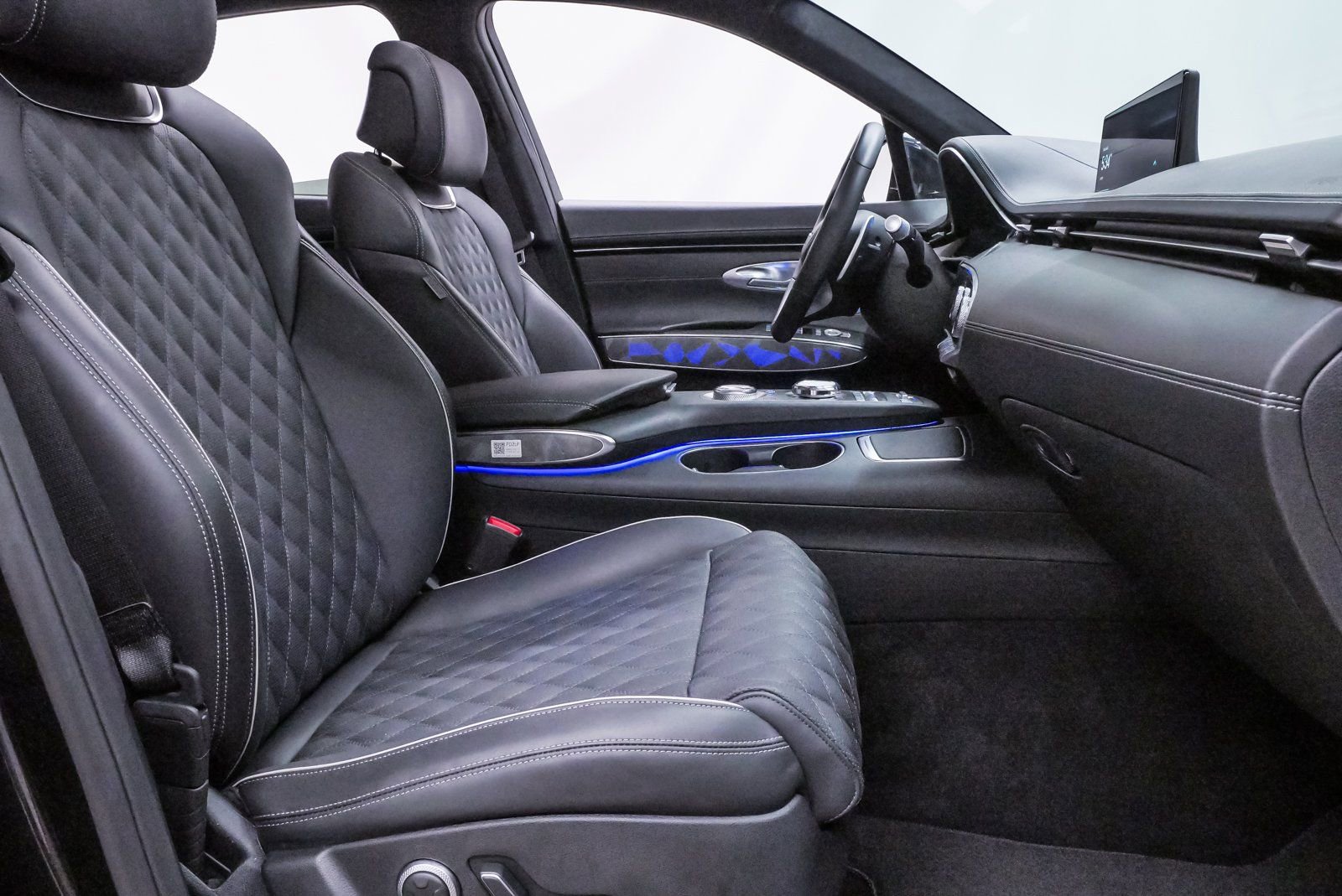 Certified 2025 Genesis GV70 3.5T Sport w/ Sport Advanced Package image 14