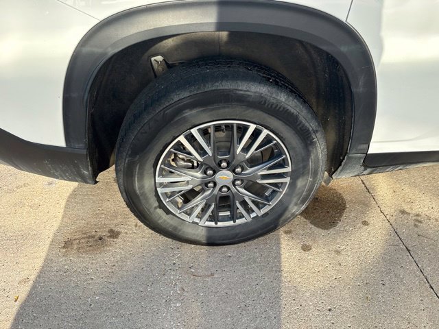 Used 2024 Chevrolet Traverse LT AWD/4WD image 9