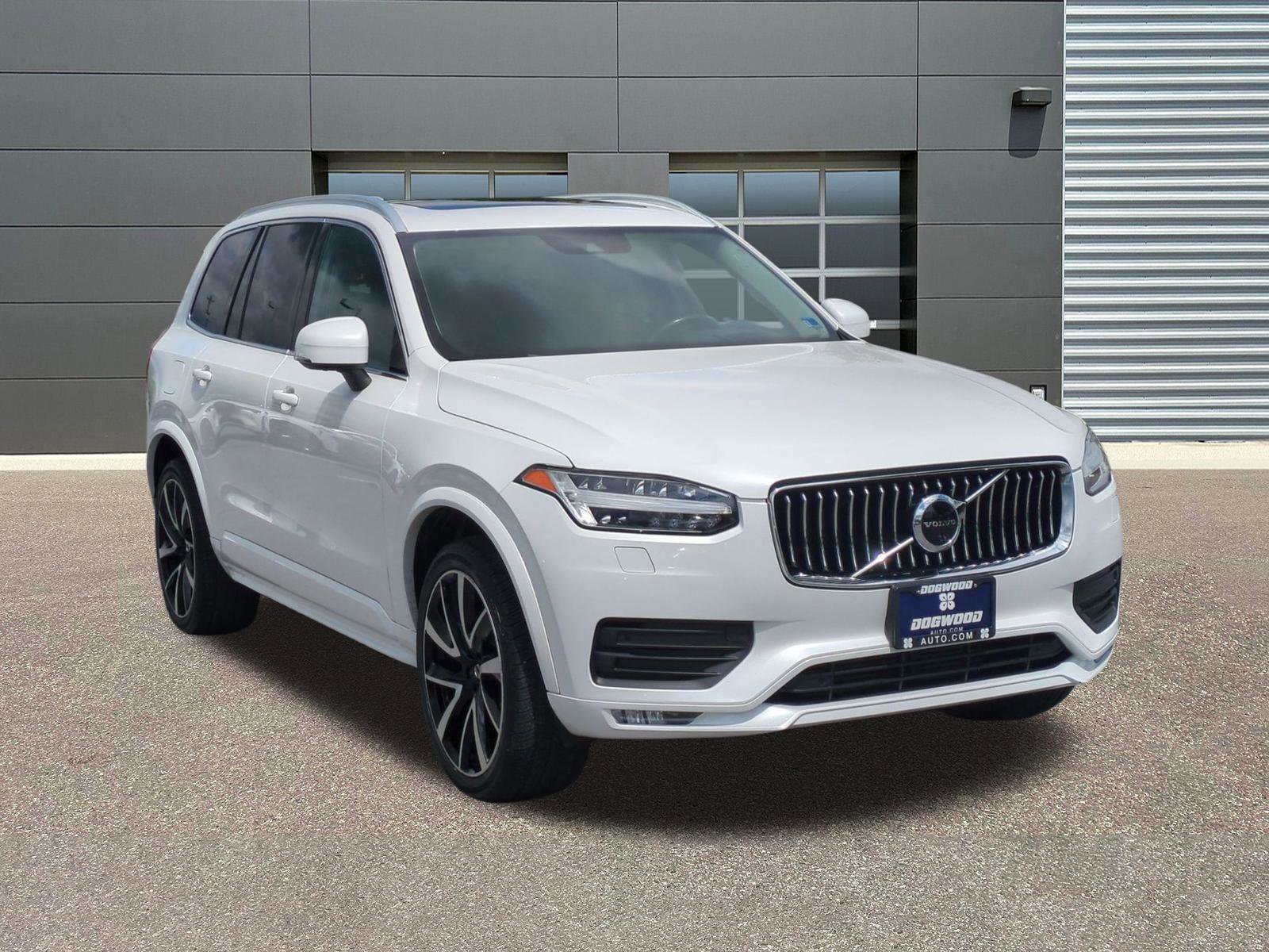 Used 2021 Volvo XC90 T6 Momentum AWD/4WD image 1