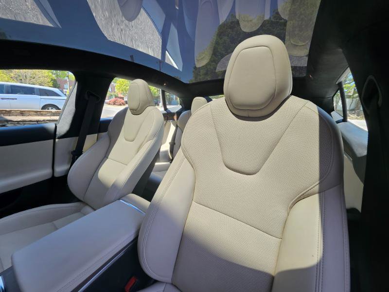 Used 2023 Tesla Model S AWD image 38