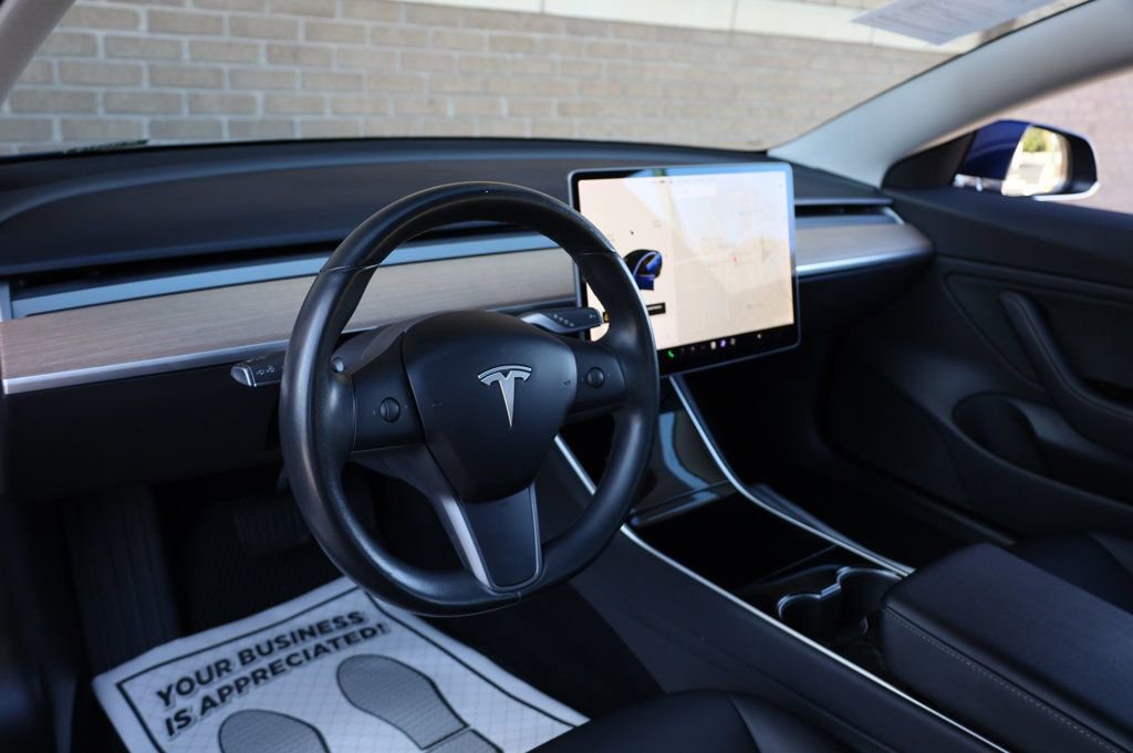 Used 2018 Tesla Model 3 Mid Range image 14