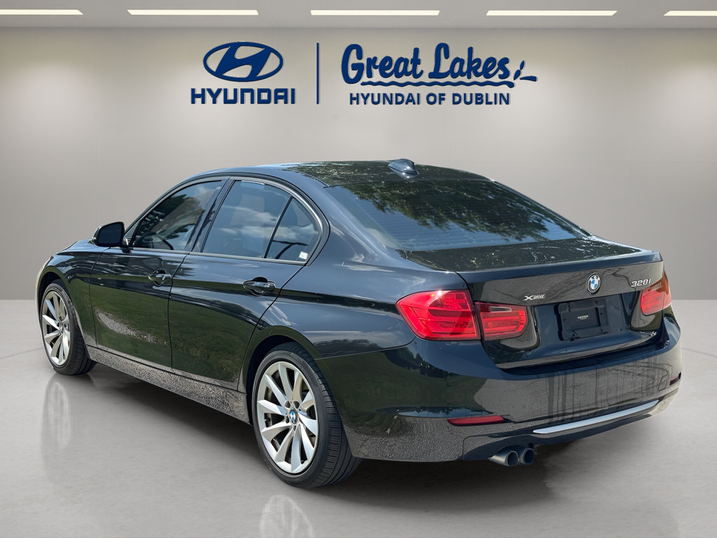 Used 2013 BMW 328i xDrive Sedan AWD/4WD image 3