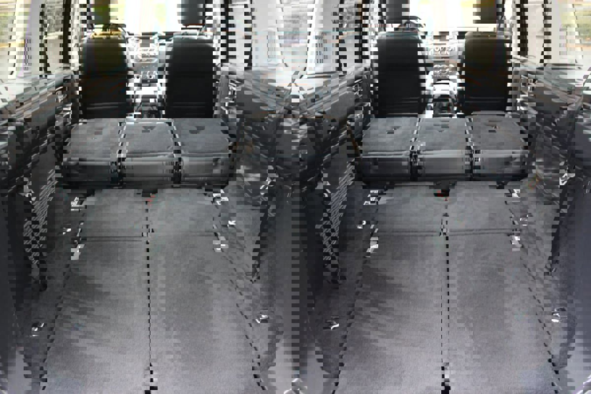 Used 2015 Land Rover LR4 image 35