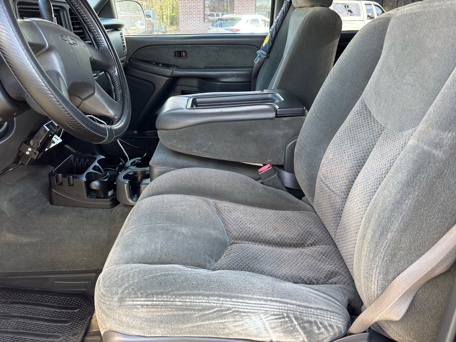 Used 2003 Chevrolet Silverado 2500 LS w/ Skid Plate Package image 9