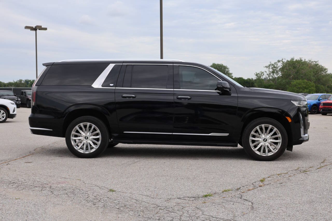 Used 2023 Cadillac Escalade ESV Premium Luxury AWD/4WD image 7
