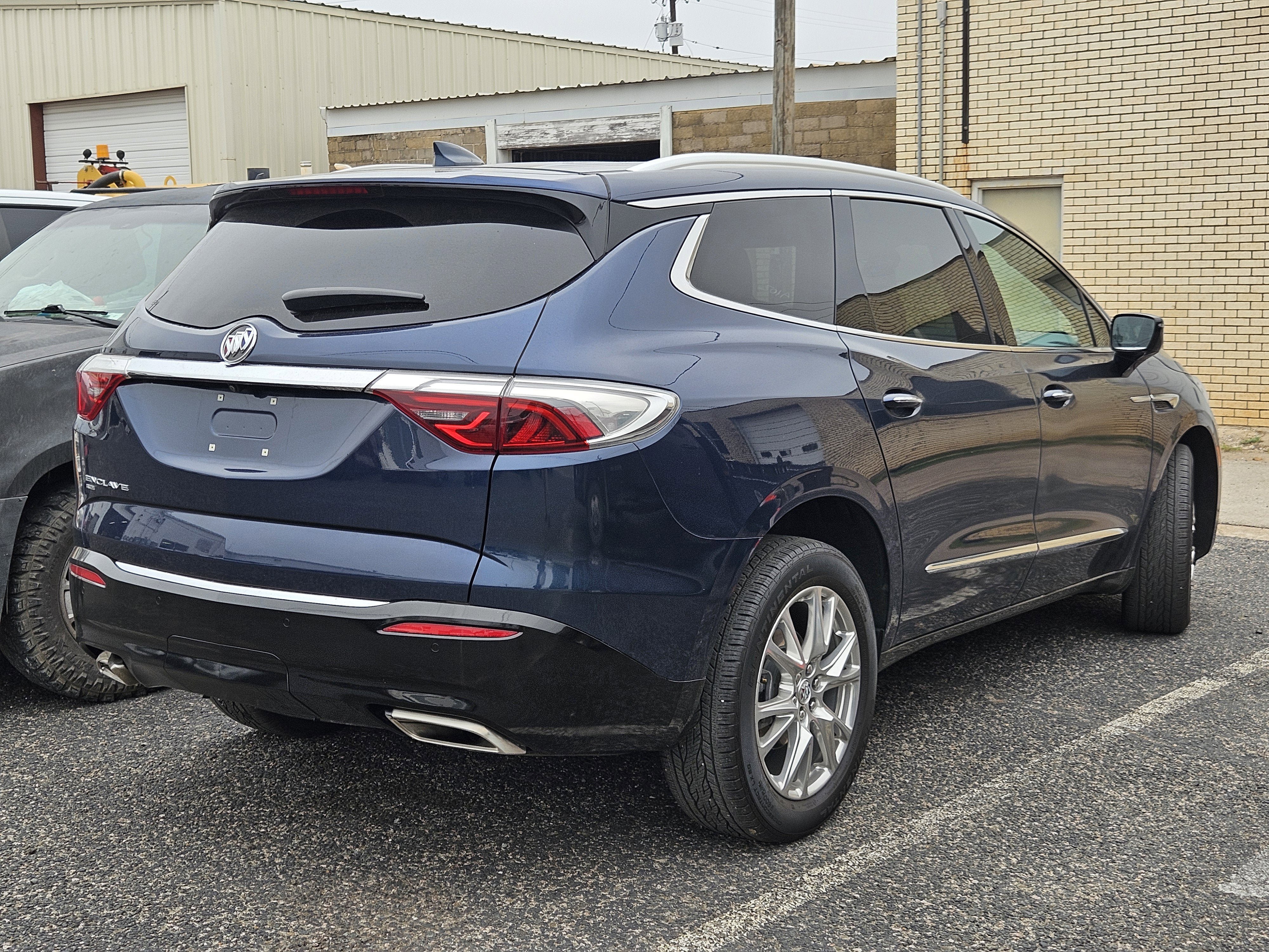 Used 2023 Buick Enclave Essence w/ Experience Buick Package AWD/4WD image 3