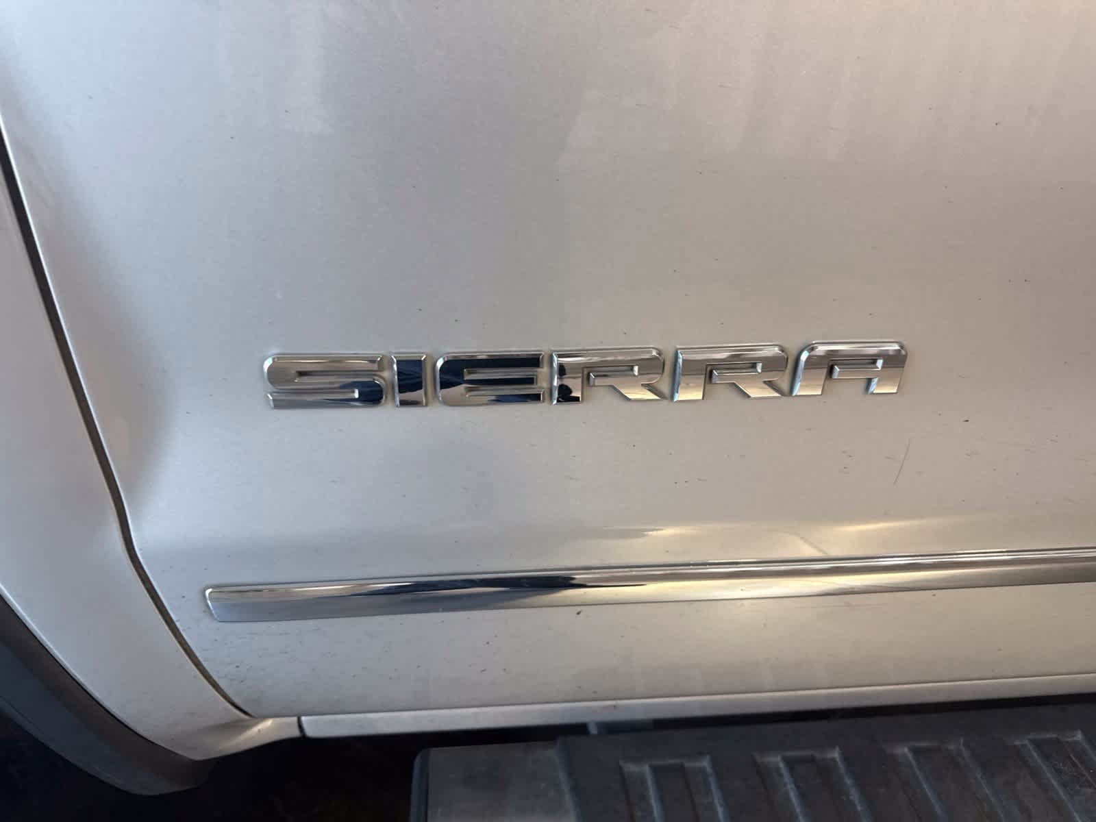 Used 2016 GMC Sierra 1500 SLT w/ SLT Premium Package AWD/4WD image 11