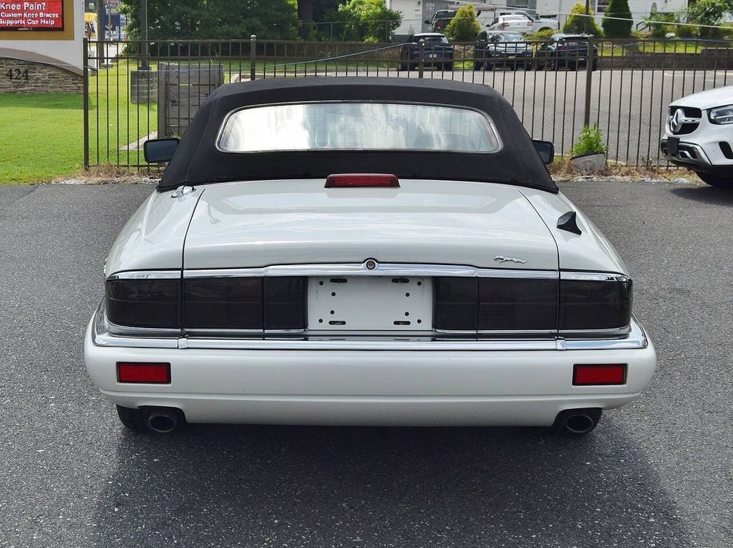 Used 1995 Jaguar XJS 4.0 Convertible RWD image 7