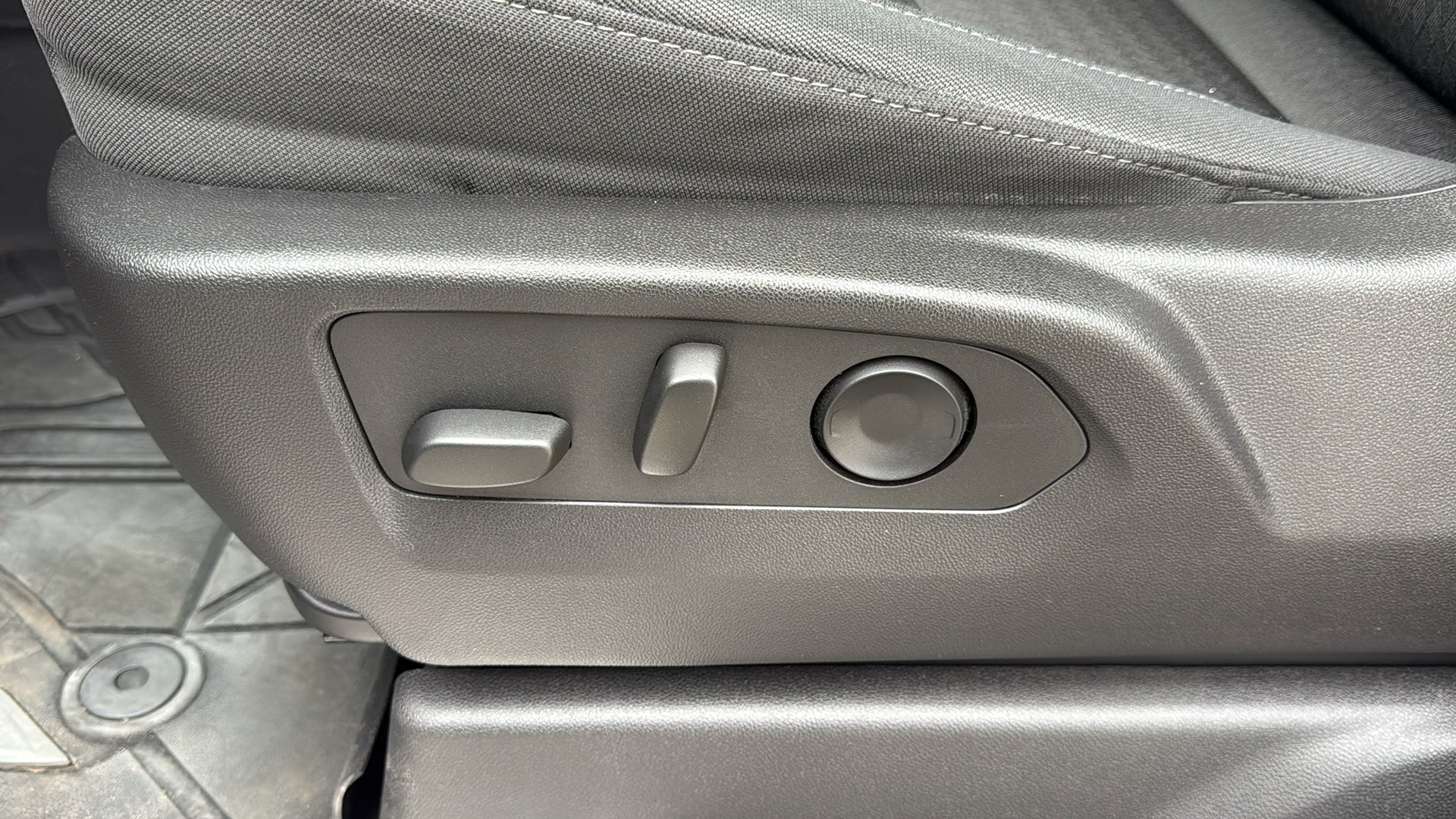 Used 2024 Chevrolet Silverado 1500 RST w/ Protection Package image 12