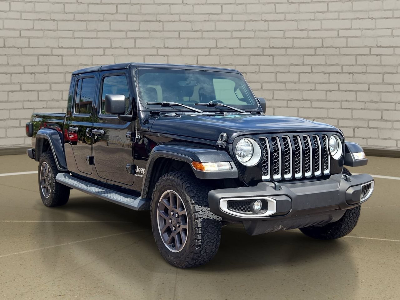 Used 2021 Jeep Gladiator Overland AWD/4WD image 3