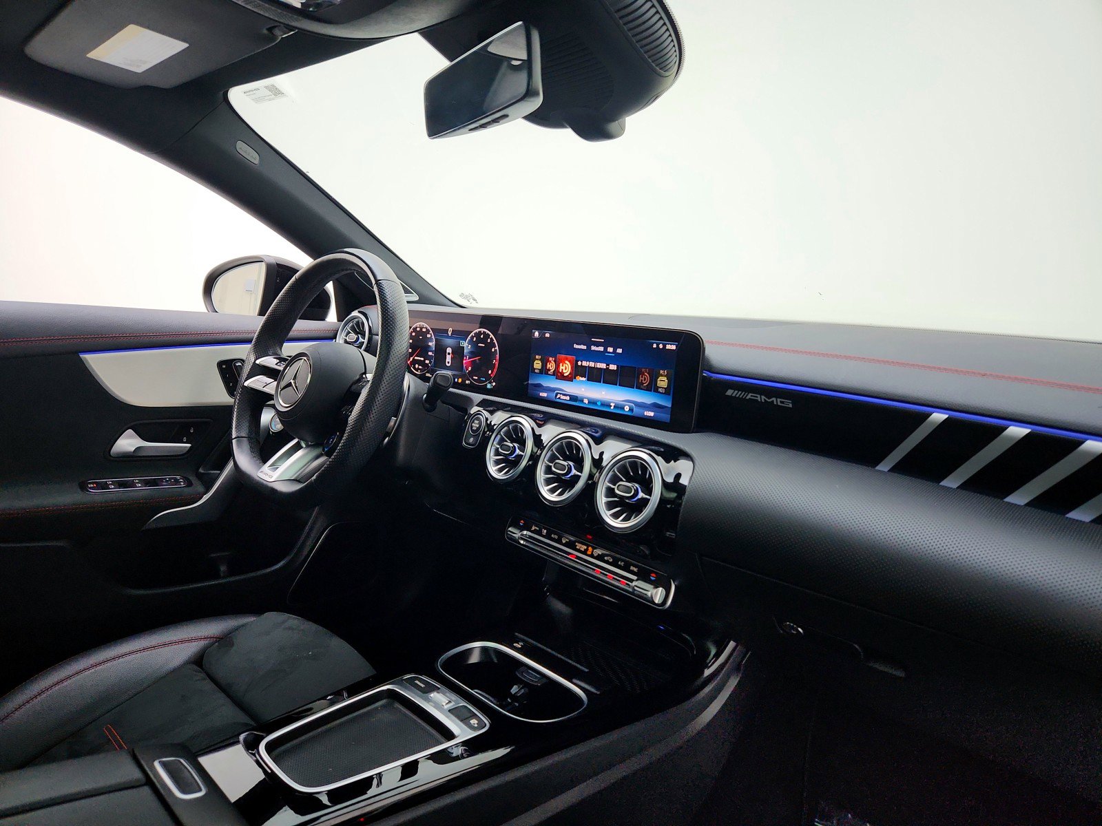 Certified 2025 Mercedes-Benz CLA 35 AMG 4MATIC image 24