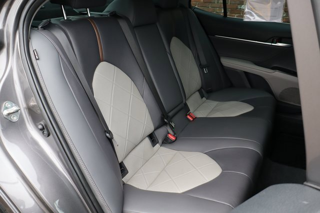 Used 2018 Toyota Camry XLE image 38