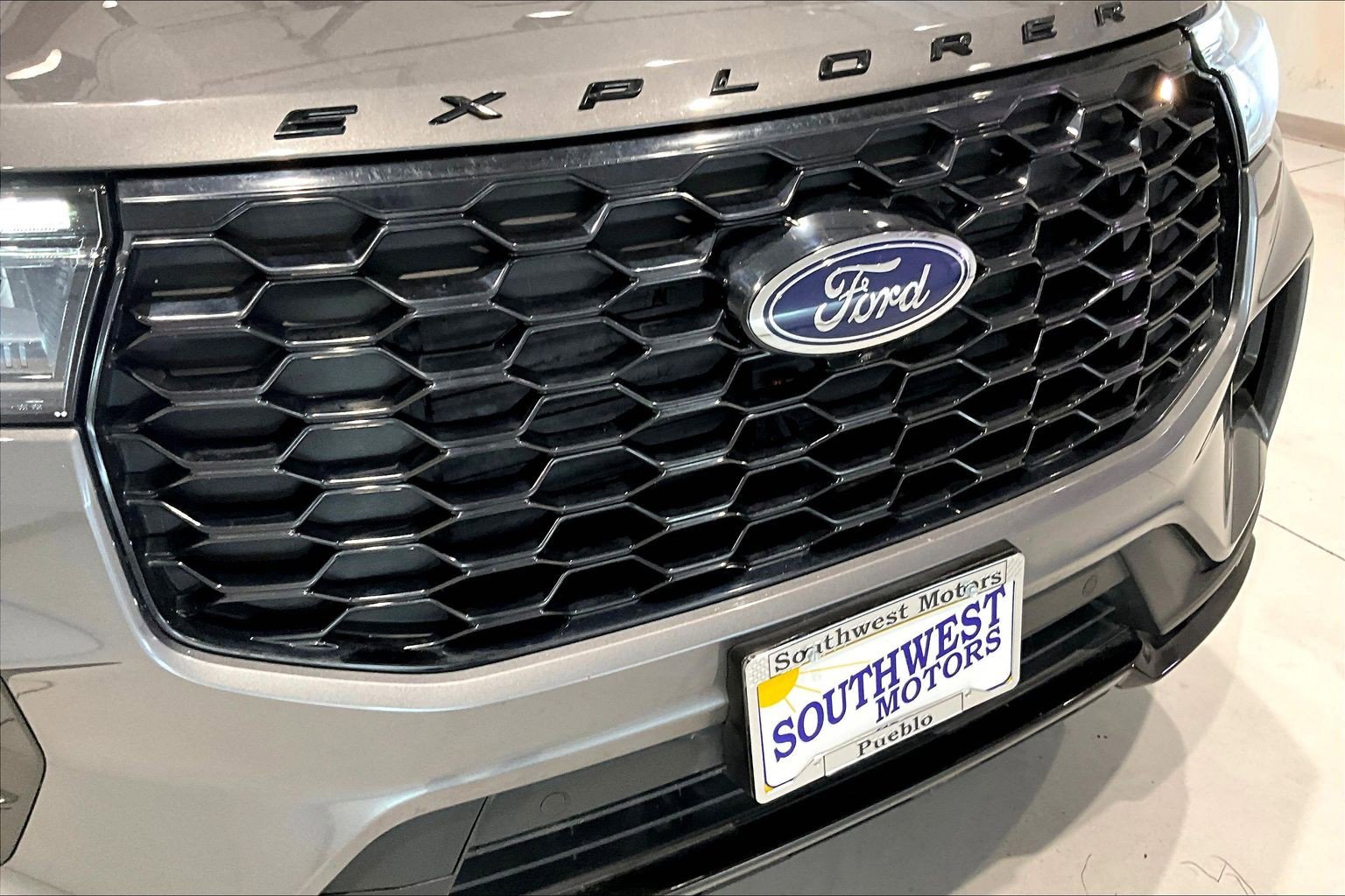 Used 2025 Ford Explorer ST-Line AWD/4WD image 32