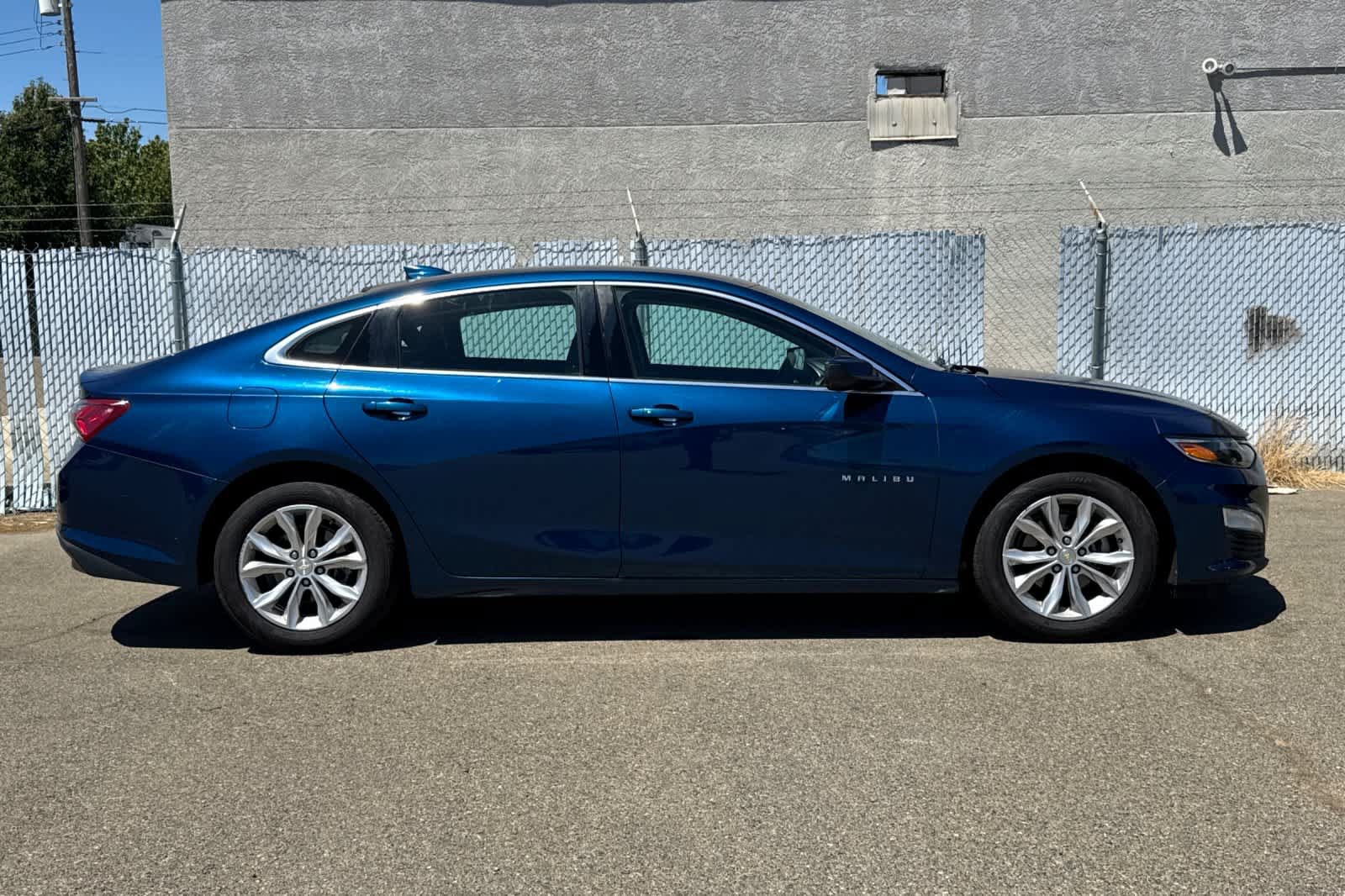 Used 2019 Chevrolet Malibu LT w/ Driver Confidence Package FWD image 6