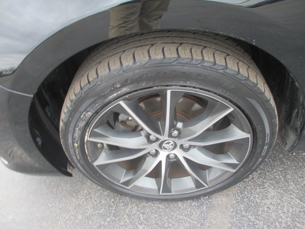 Used 2017 Toyota Camry XSE image 11