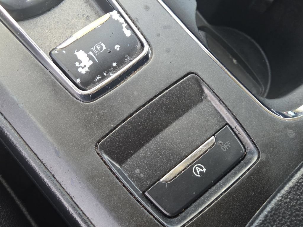 Used 2018 Ford Fusion SE w/ Equipment Group 201A FWD image 28