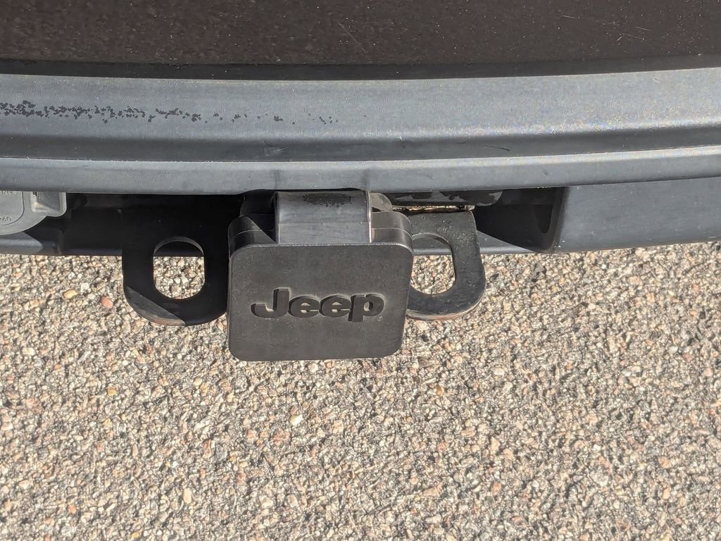 Used 2020 Jeep Grand Cherokee Laredo w/ 18" Wheel & 8.4" Radio Group image 13