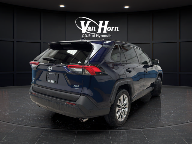 Used 2021 Toyota RAV4 XLE Premium AWD/4WD image 7