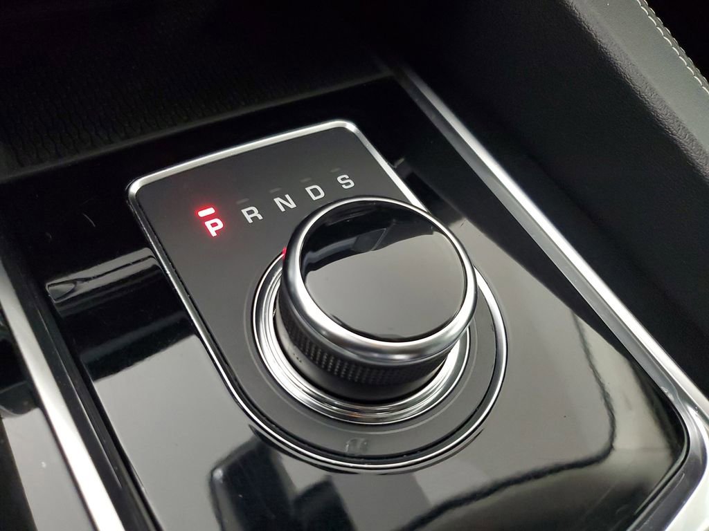 Used 2018 Jaguar F-PACE R-Sport image 32