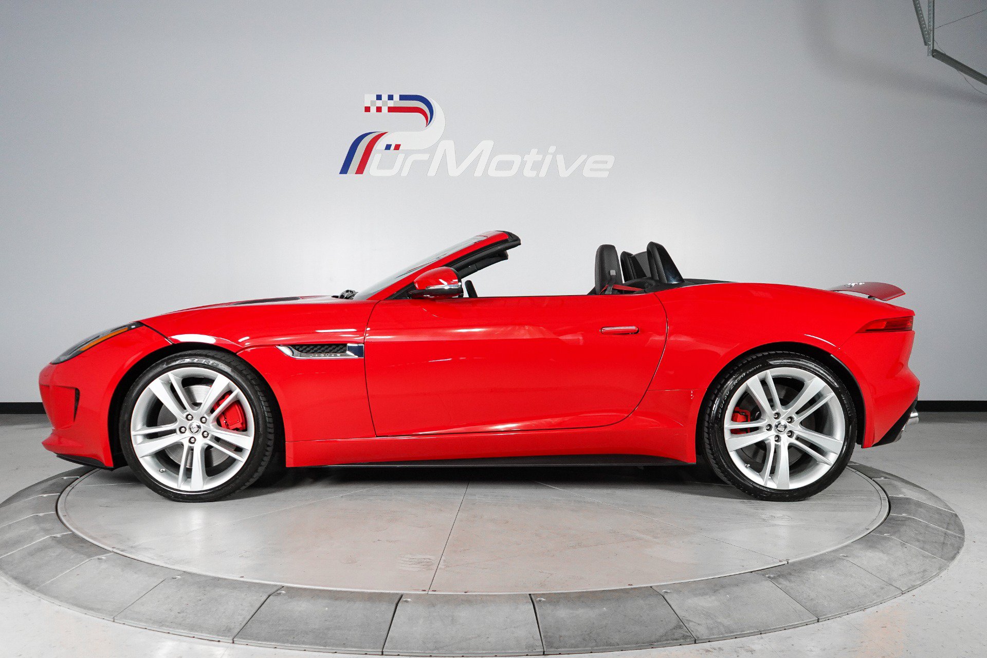 Used 2014 Jaguar F-TYPE S RWD image 3