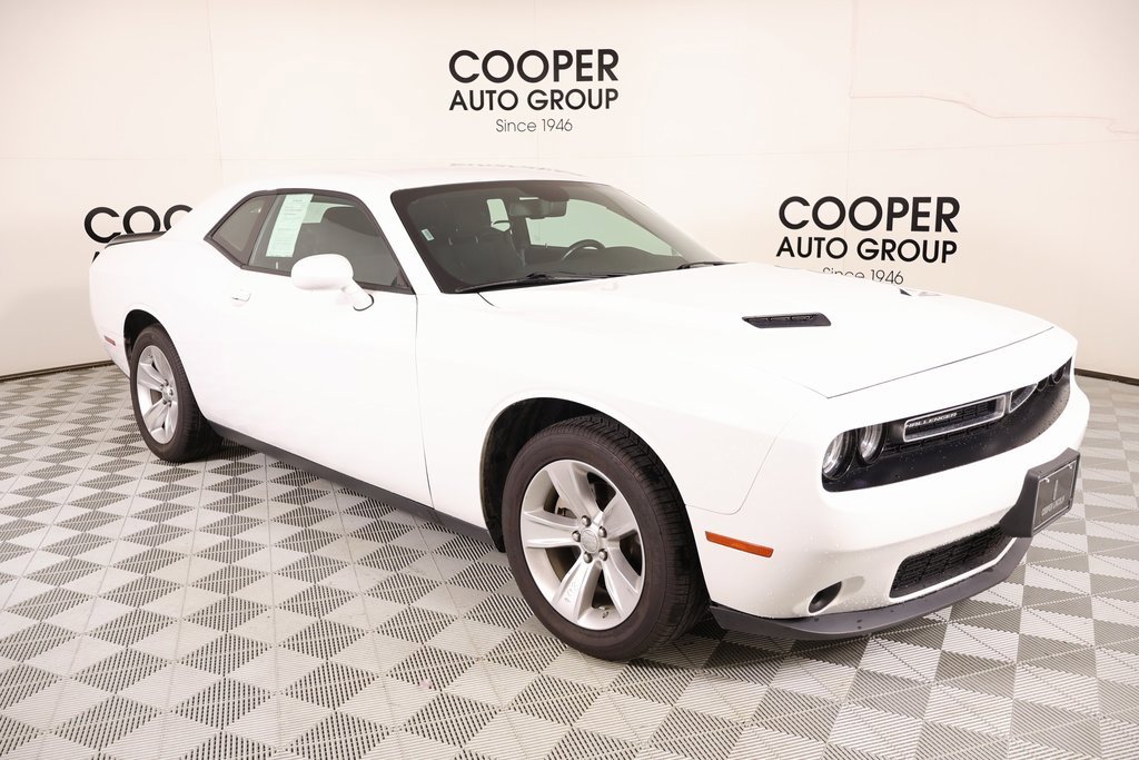 Used 2023 Dodge Challenger SXT image 1