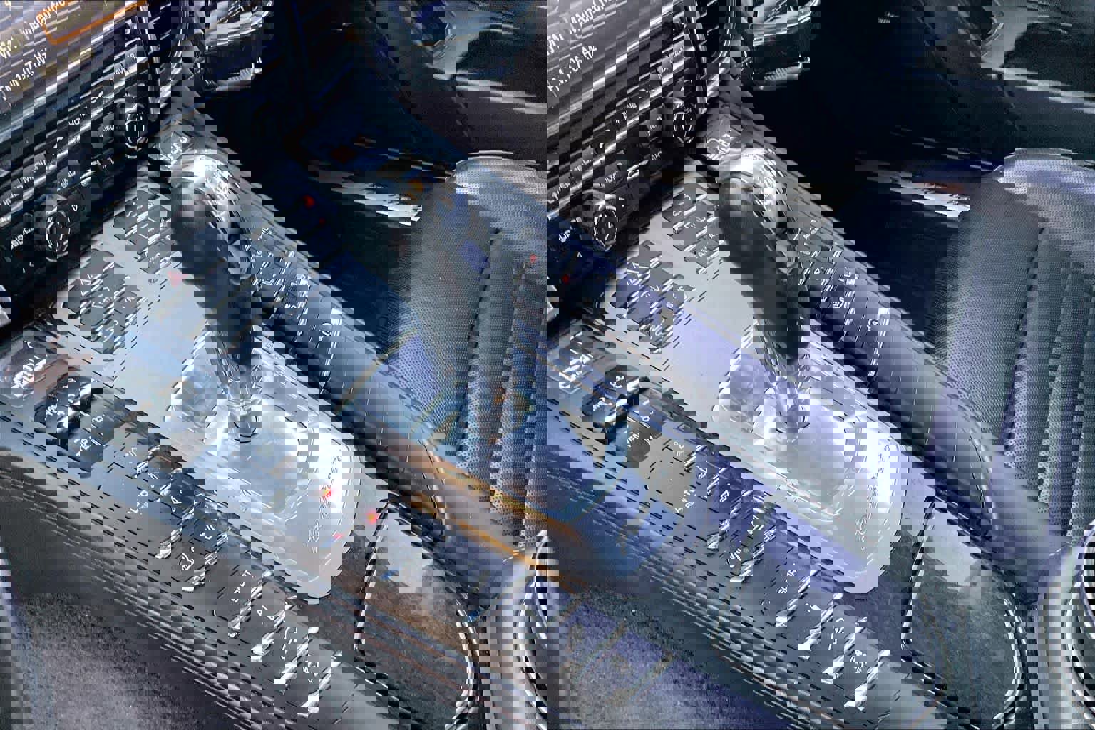 Used 2016 Porsche Panamera S image 17