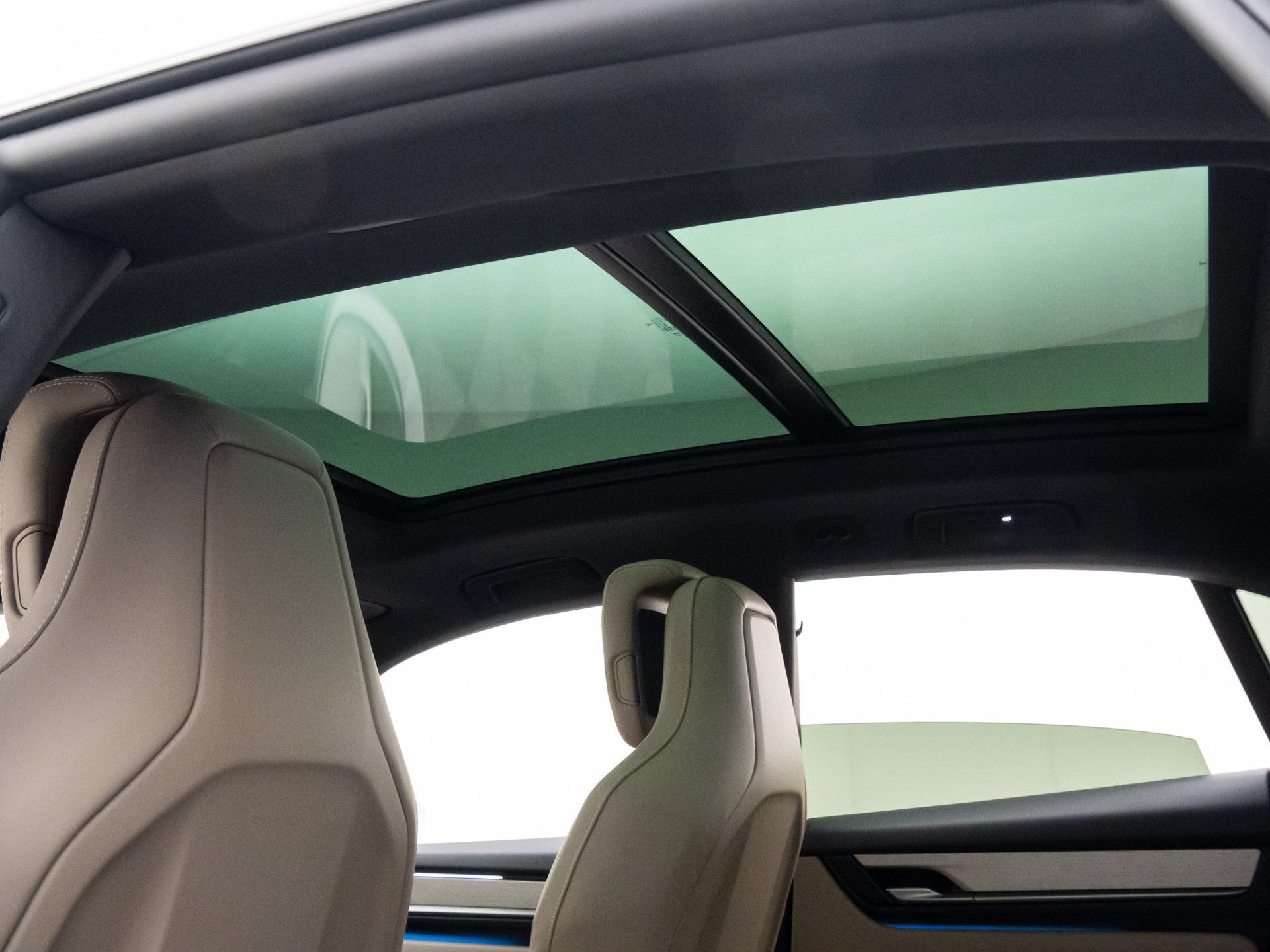 New 2026 Porsche Macan 4 Electric AWD/4WD image 19