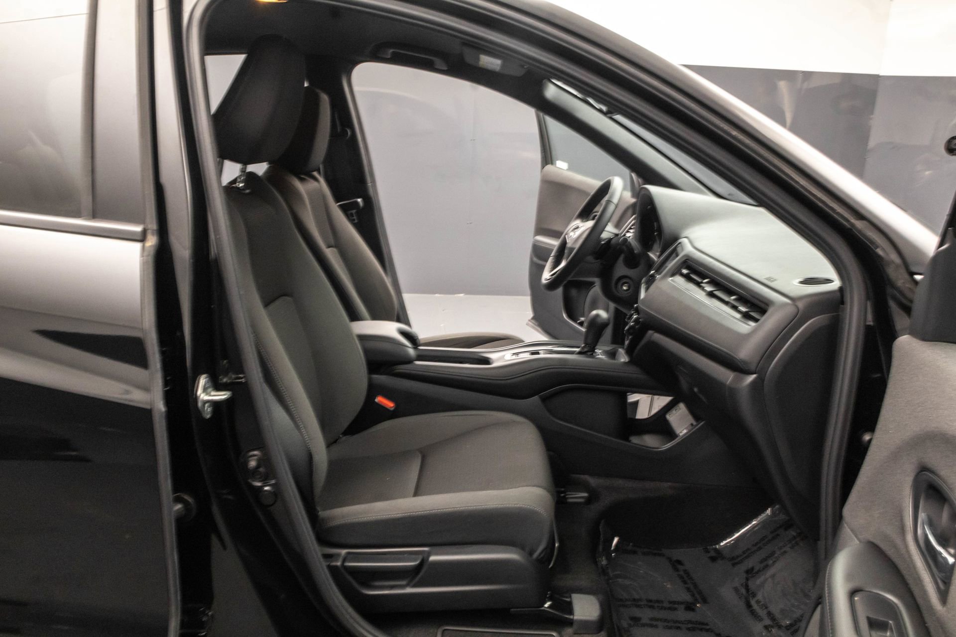 Used 2021 Honda HR-V Sport image 37