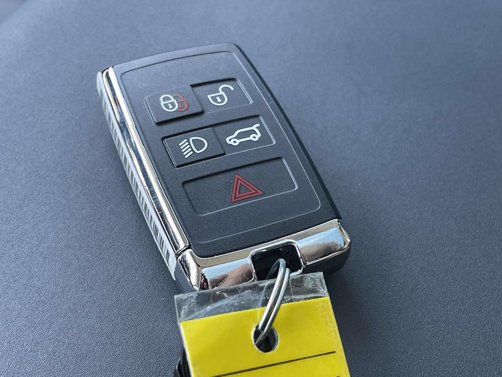 Certified 2024 Land Rover Defender 110 SE AWD/4WD image 37