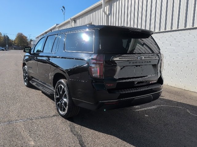 Used 2022 Chevrolet Suburban RST image 5