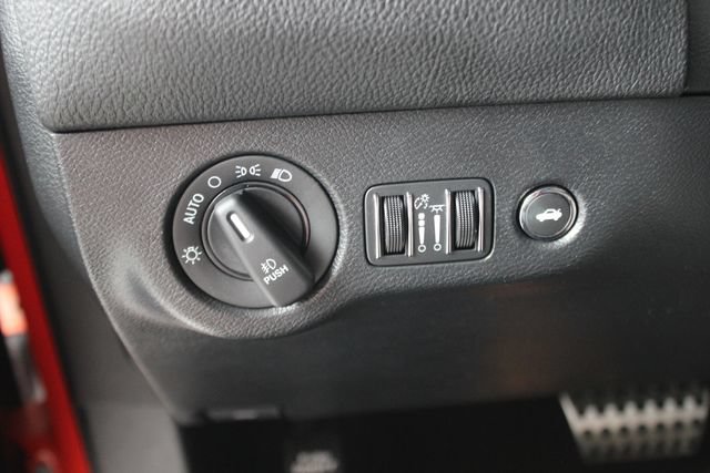Used 2022 Dodge Challenger R/T Scat Pack w/ Driver Convenience Group RWD image 10