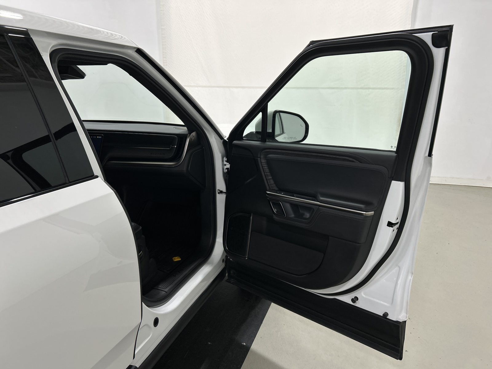 Used 2024 Rivian R1T Adventure Quad AWD/4WD image 18