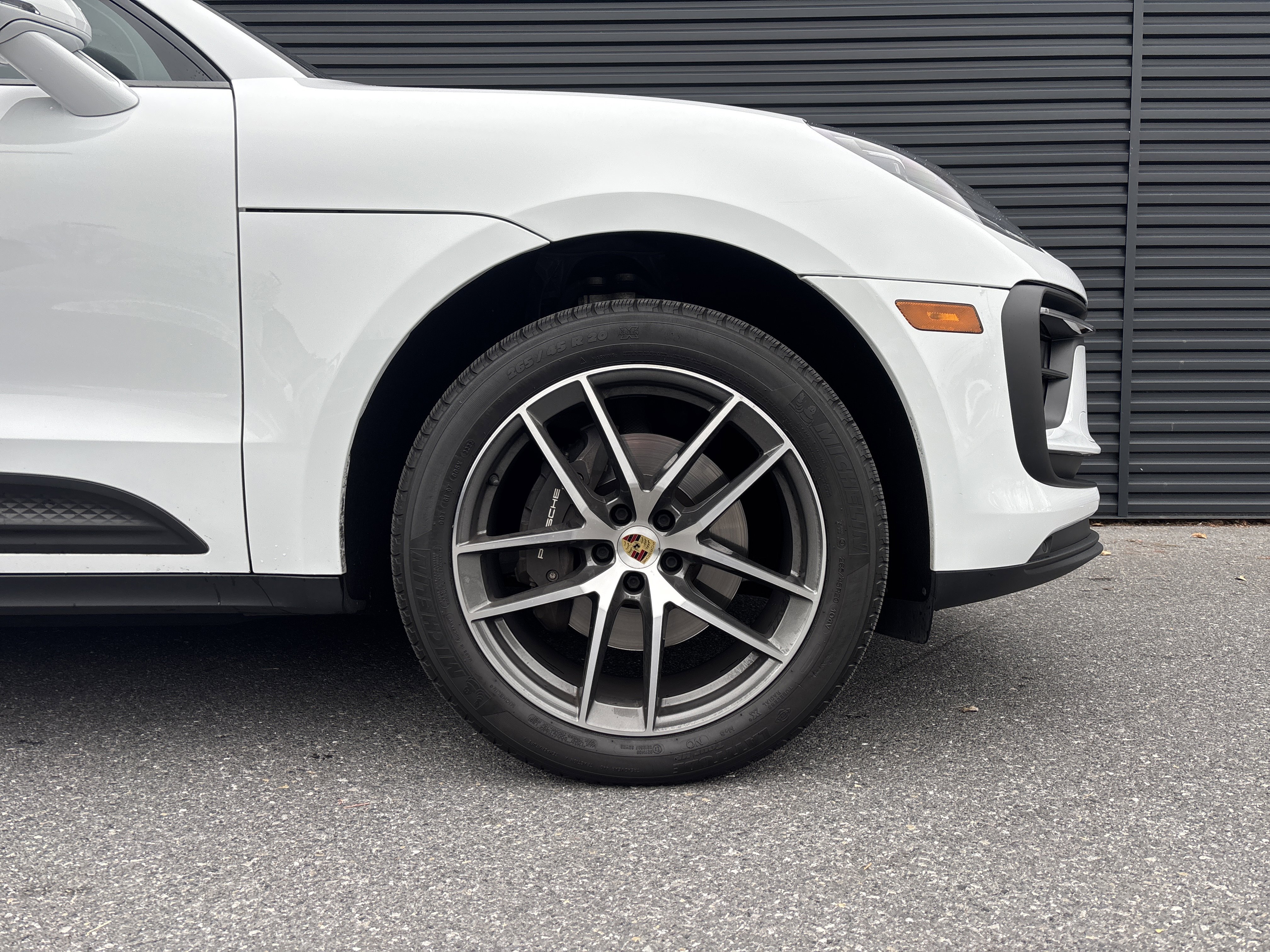 Certified 2022 Porsche Macan image 9