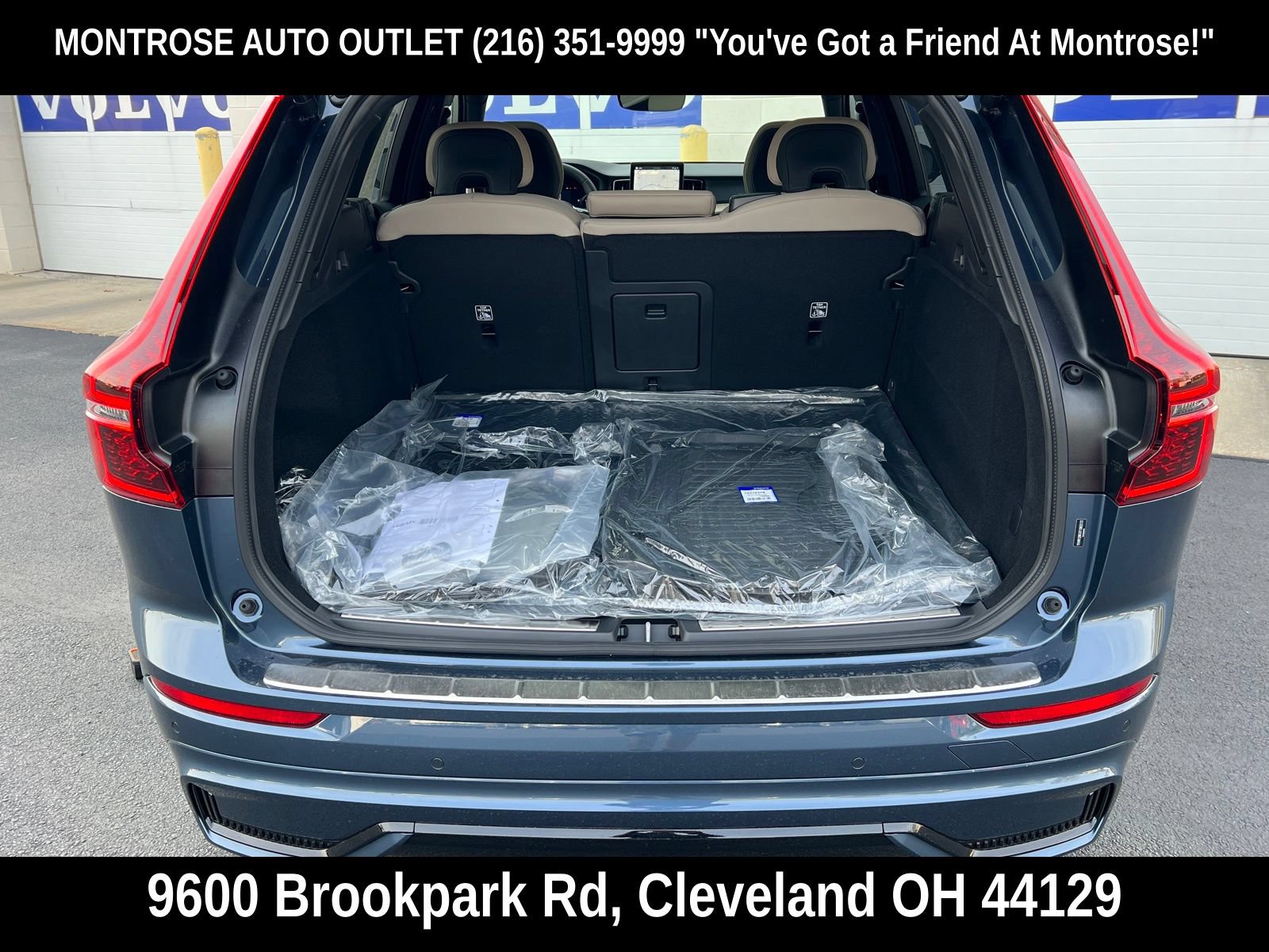 New 2026 Volvo XC60 B5 Plus w/ Protection Package Premier AWD/4WD image 38