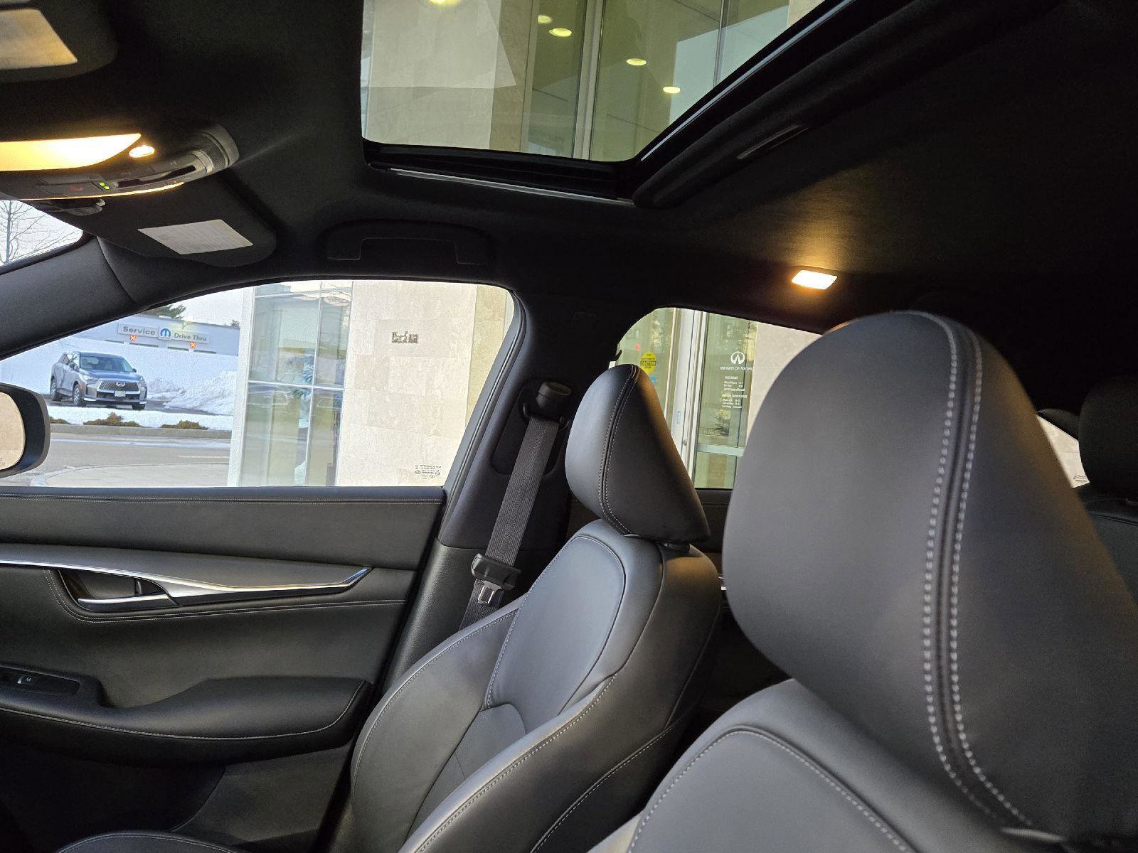 Certified 2025 INFINITI QX55 Essential image 6