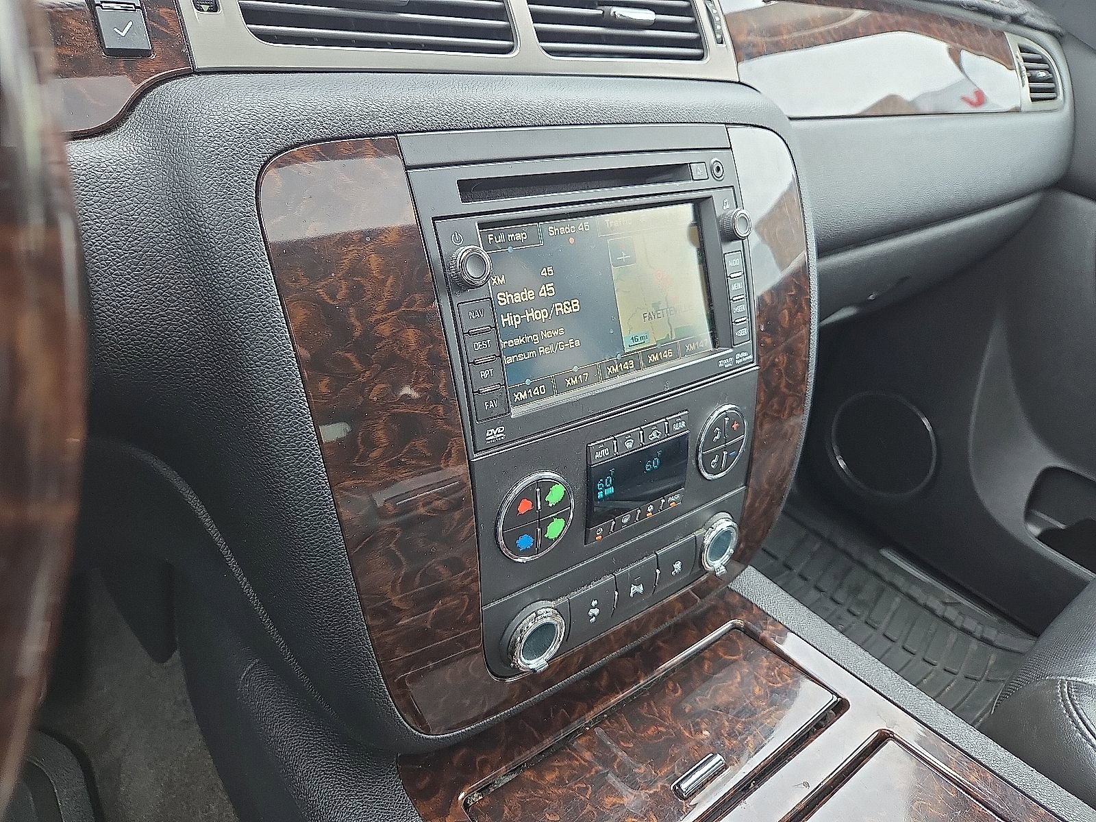 Used 2010 GMC Yukon Denali AWD/4WD image 15