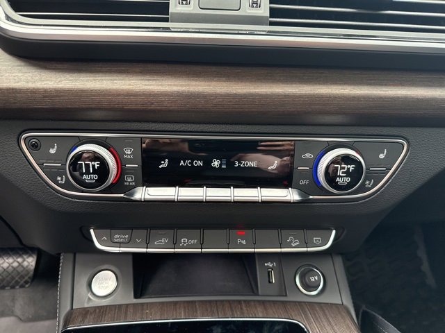 Used 2024 Audi Q5 e Premium Plus w/ Premium Plus Package image 17