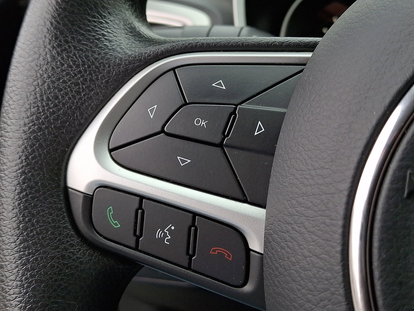 Used 2018 Jeep Compass Sport AWD/4WD image 24