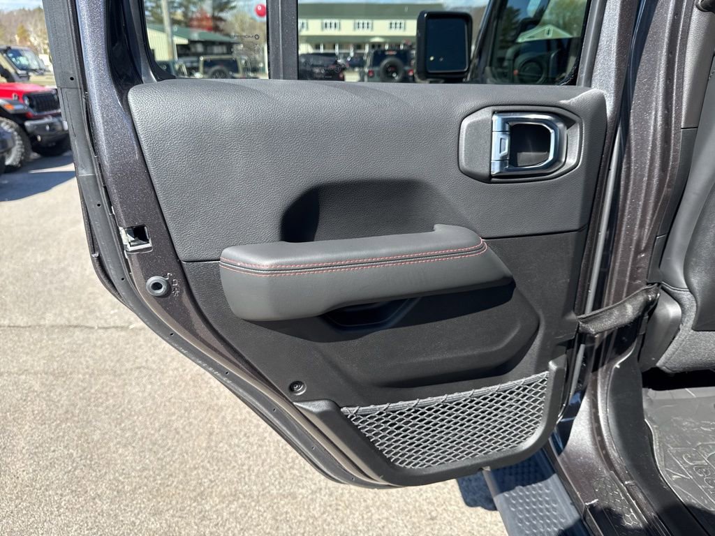 Certified 2025 Jeep Wrangler Unlimited Rubicon image 25