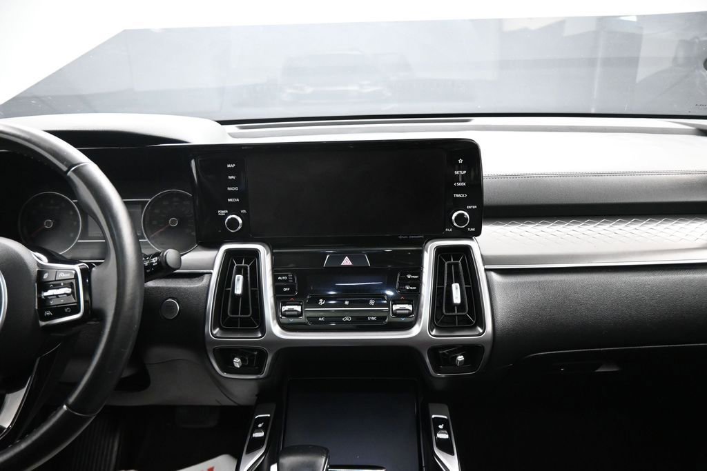 Used 2023 Kia Sorento S w/ Panoramic Sunroof Package FWD image 22